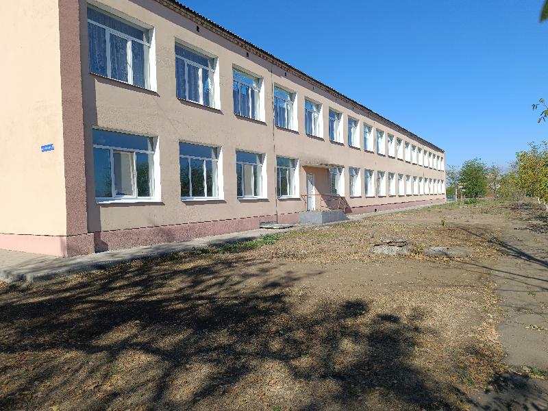 Фотография школы.